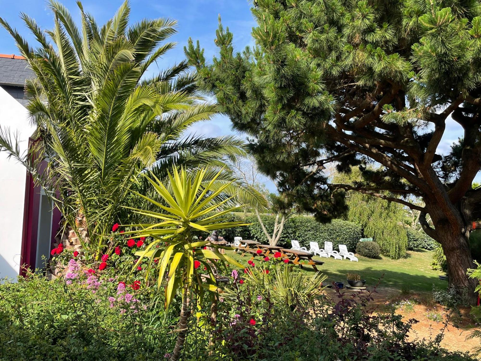 Hotel Aux Tamaris Sauzon Экстерьер фото